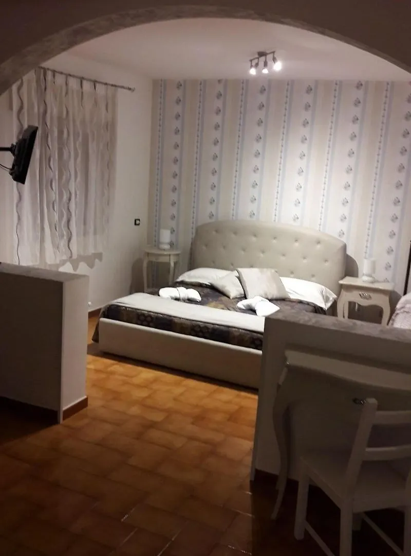 קטאניה Dimoramuri B&B 3*,